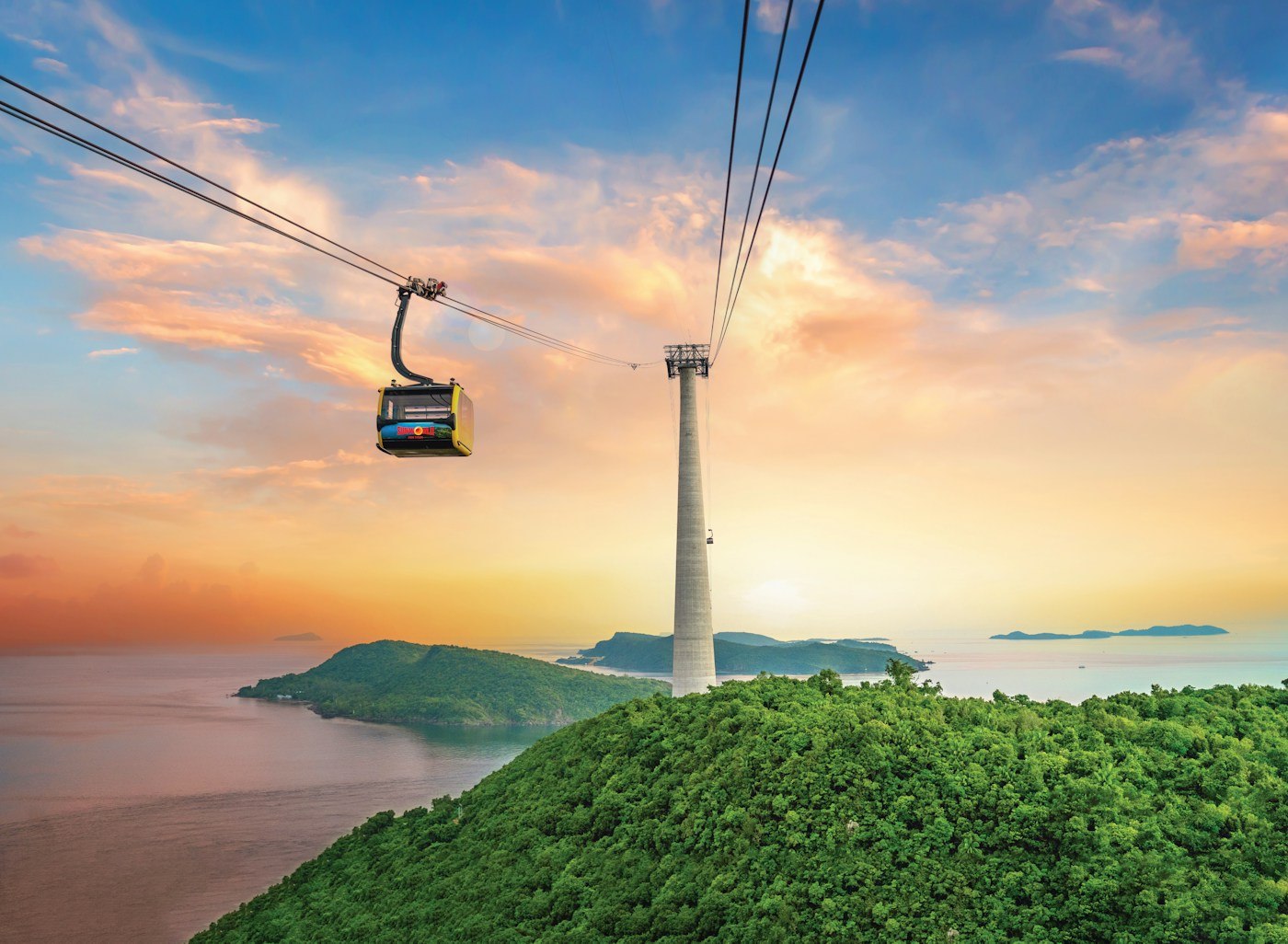 Kereta kabel Hon Thom merentasi pulau tropika Phu Quoc