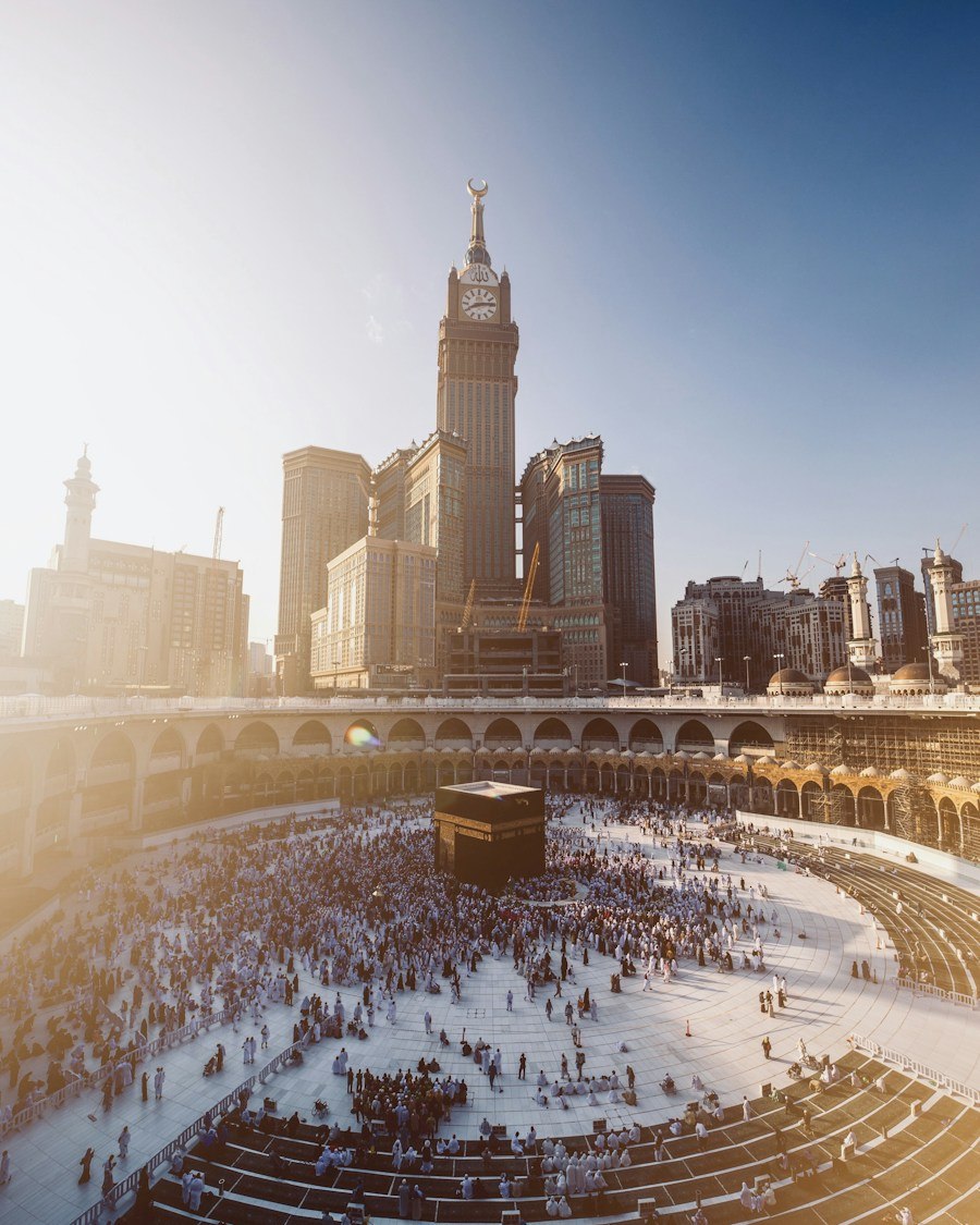 Jemaah mengelilingi Kaabah di Masjidil Haram